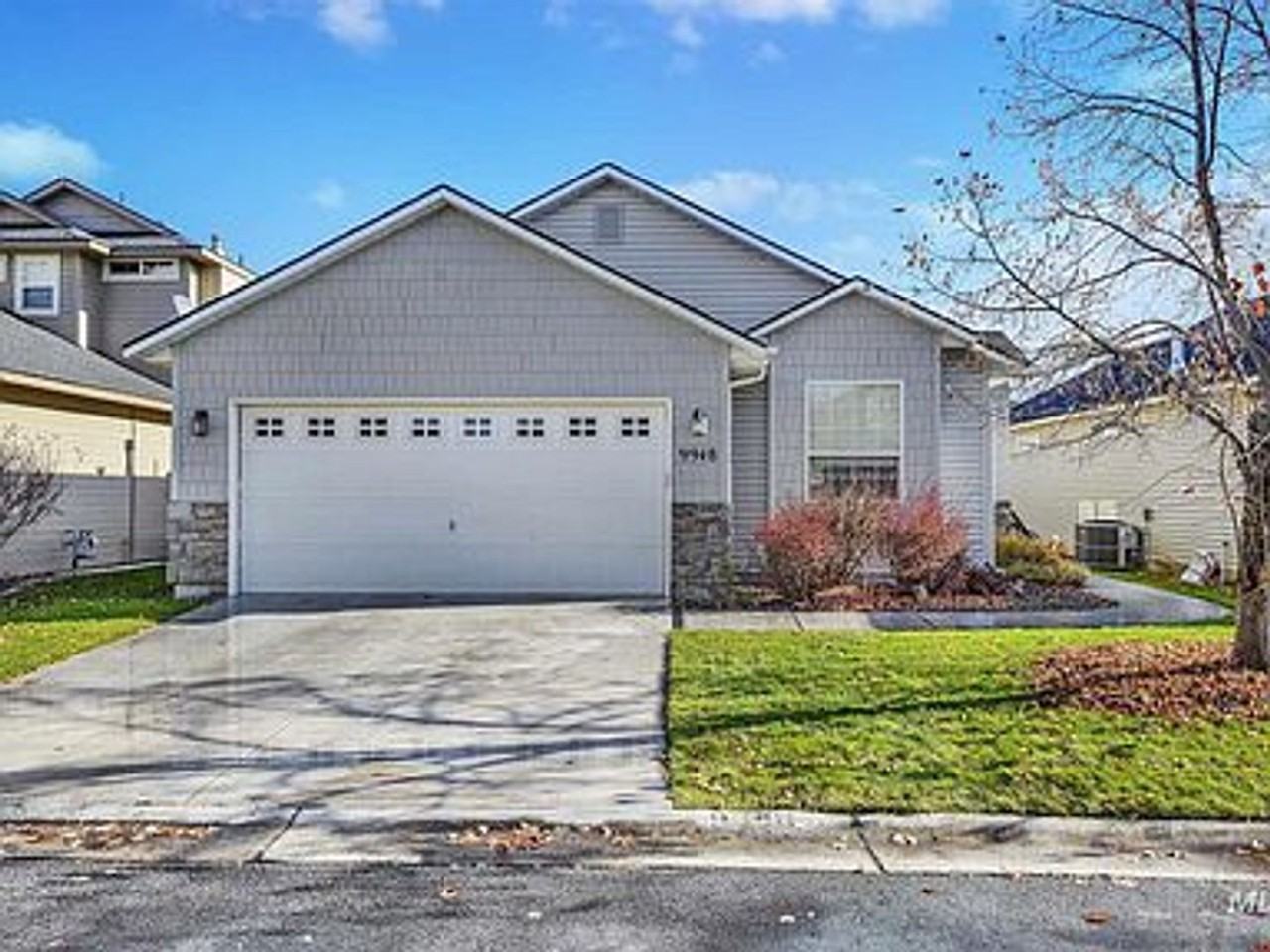 9948 W Sleepy Hollow Ln - Photo 2 of 7