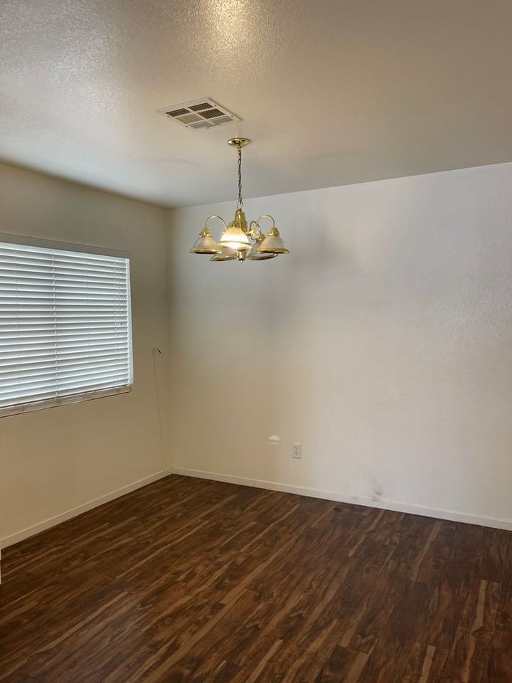 5002 Drifting Pebble St - Photo 5 of 11
