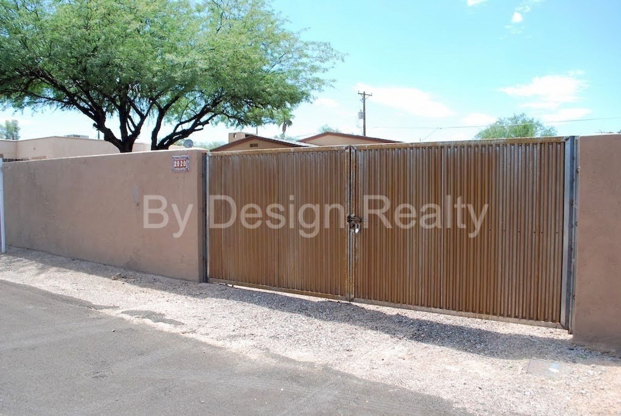 2020 E Grant Rd - Photo 4 of 38