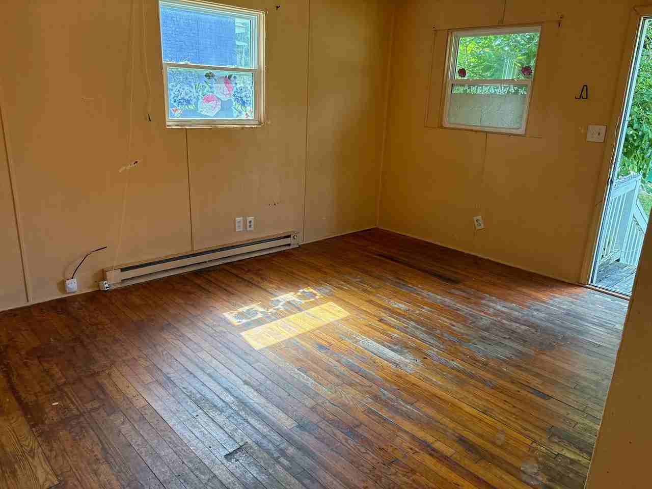 1235 Franklin Ave - Photo 5 of 7