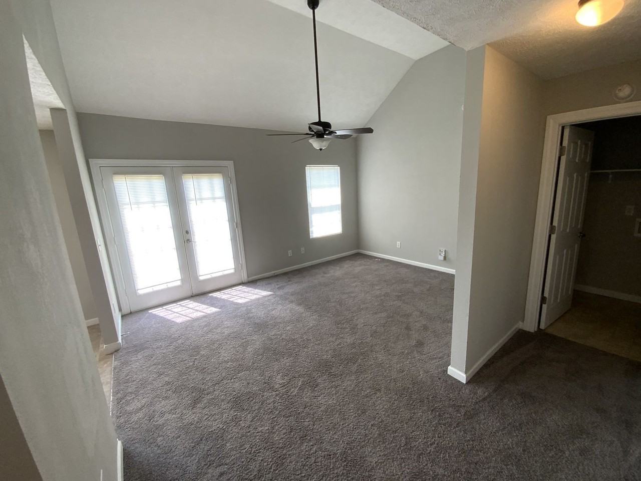 2414 Tour Dr - Photo 4 of 27