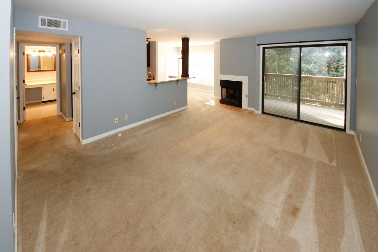 702 Garden Ct - Photo 5 of 50
