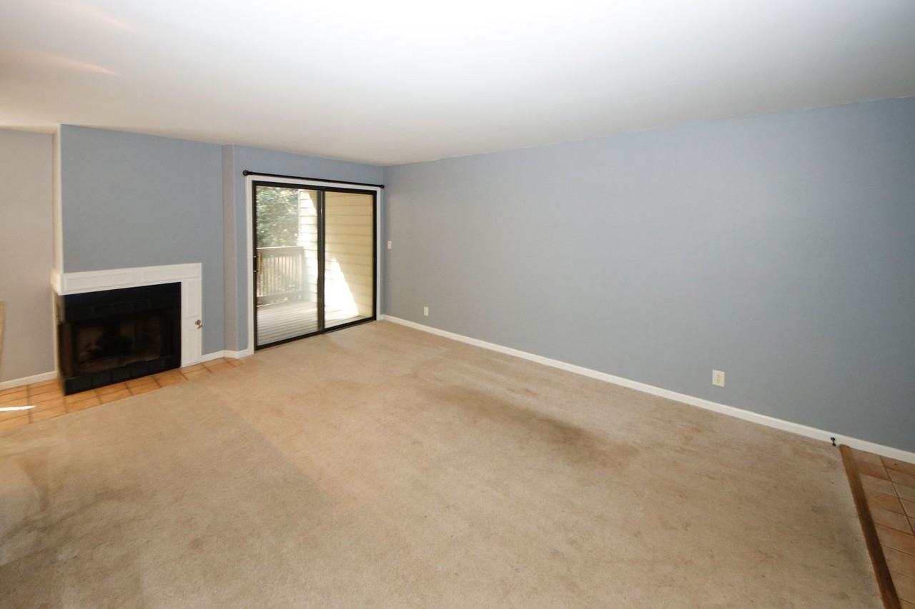 702 Garden Ct - Photo 7 of 50