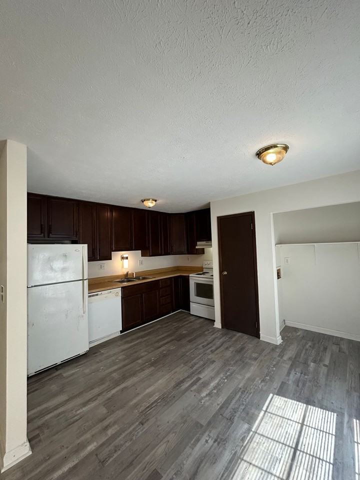 70 Ironwood Court - Photo 7 of 16