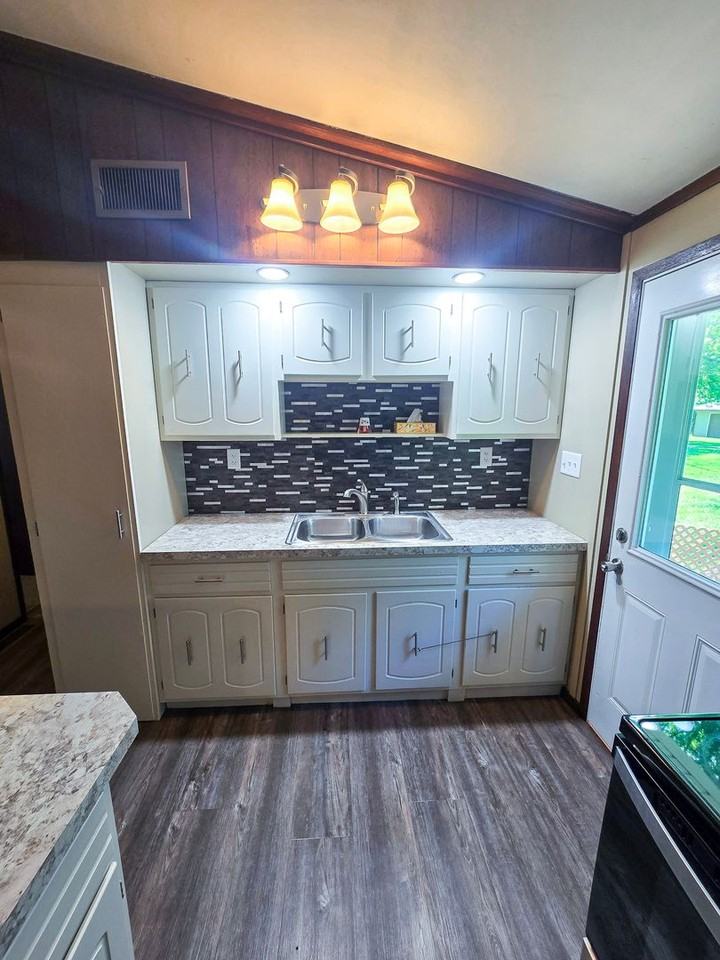 3507 Andrews Ave - Photo 3 of 19