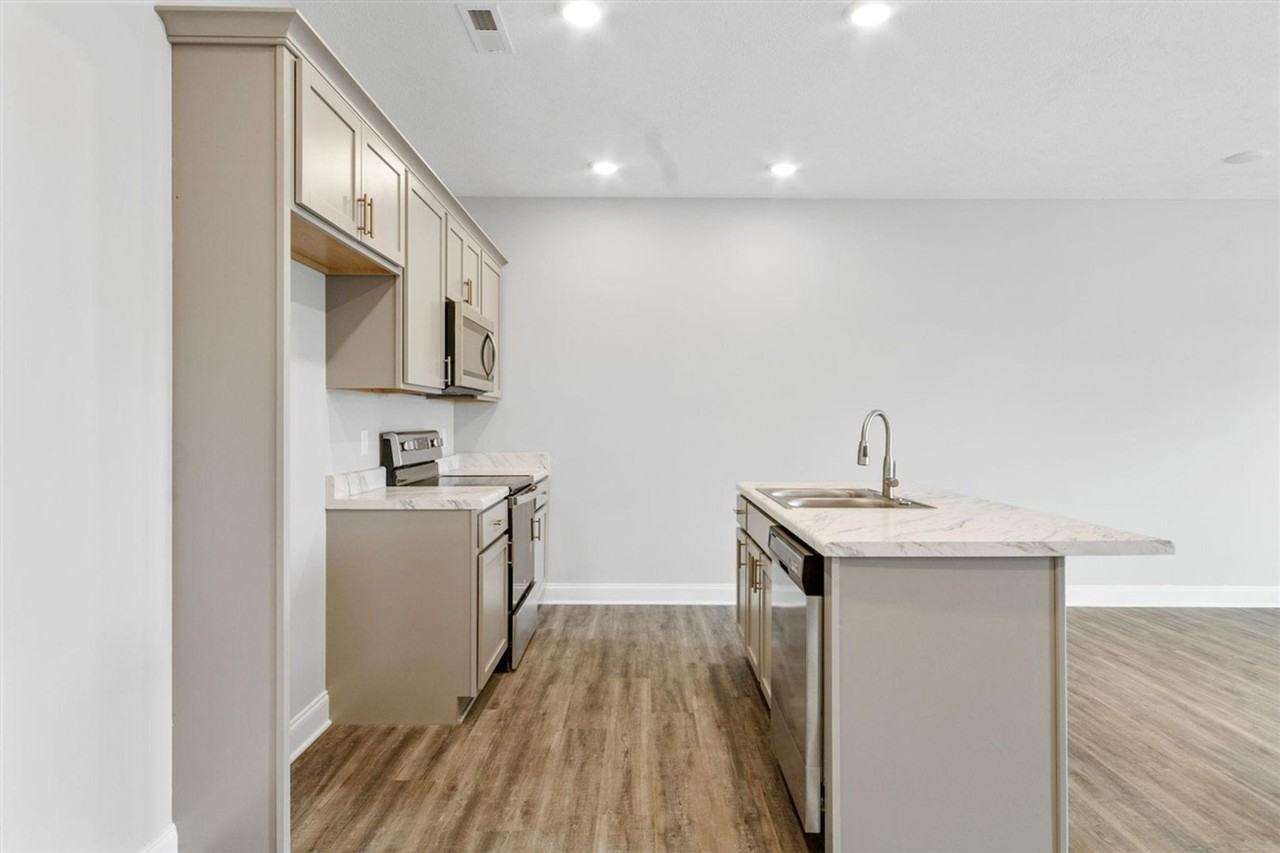 615 St George Way - Photo 3 of 39