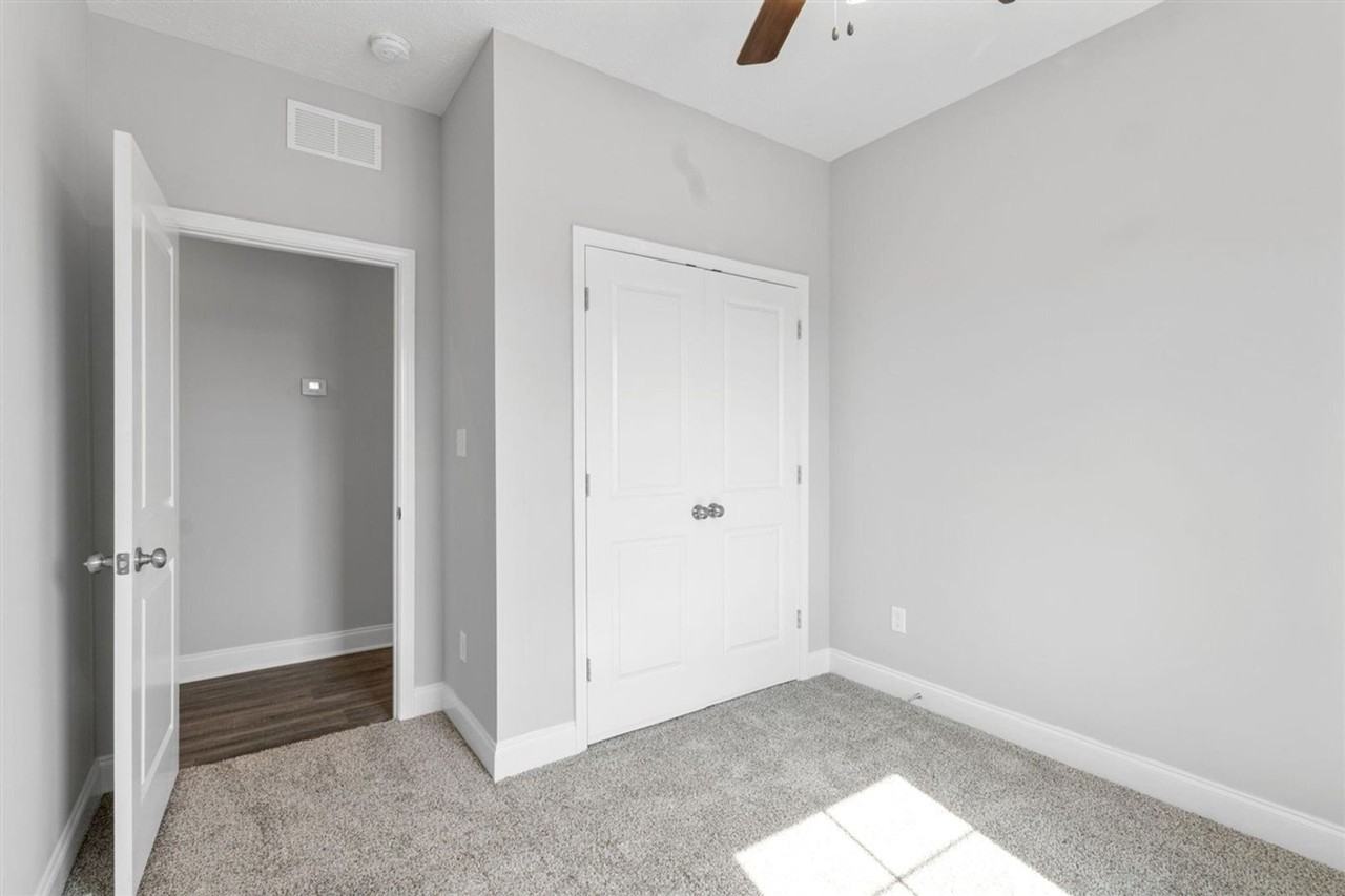 615 St George Way - Photo 4 of 39