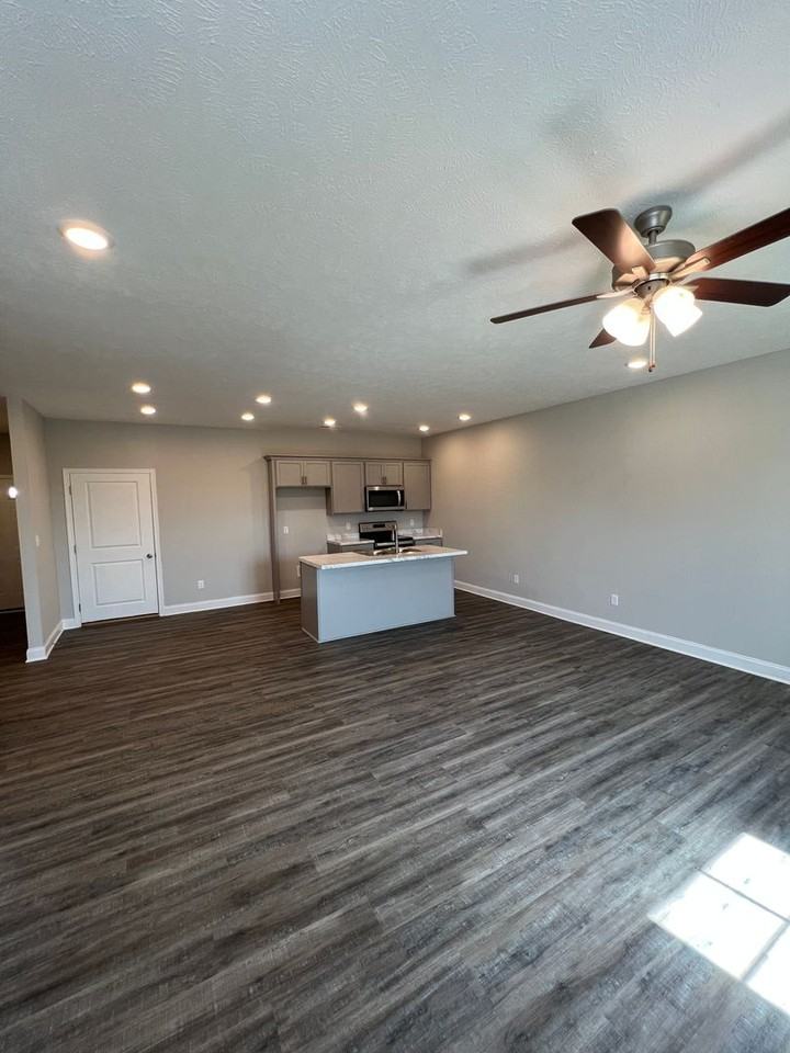 615 St George Way - Photo 7 of 39