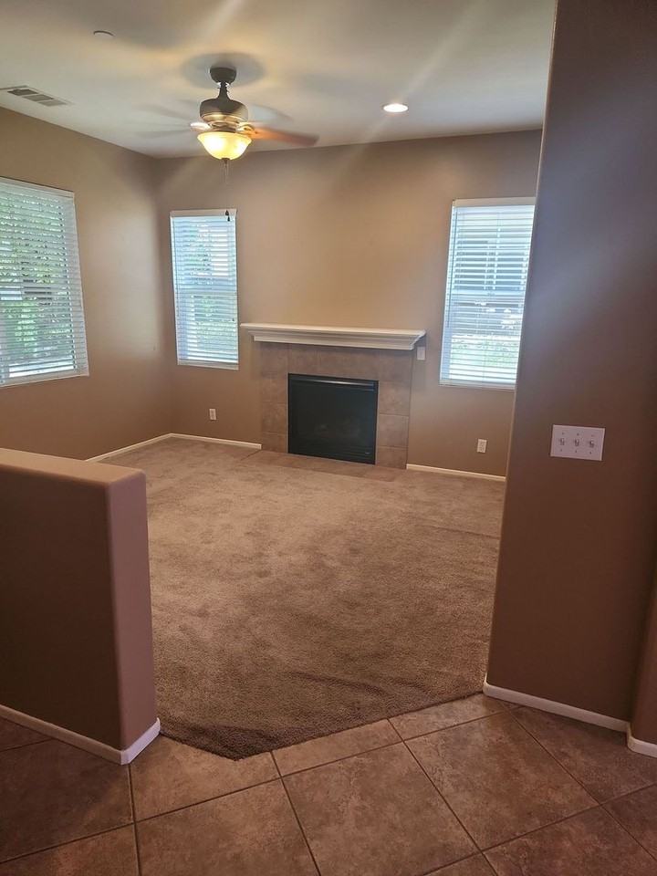 9770 Winterberry Dr - Photo 3 of 18