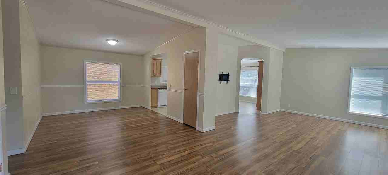 8090 Sawtell Rd - Photo 4 of 16