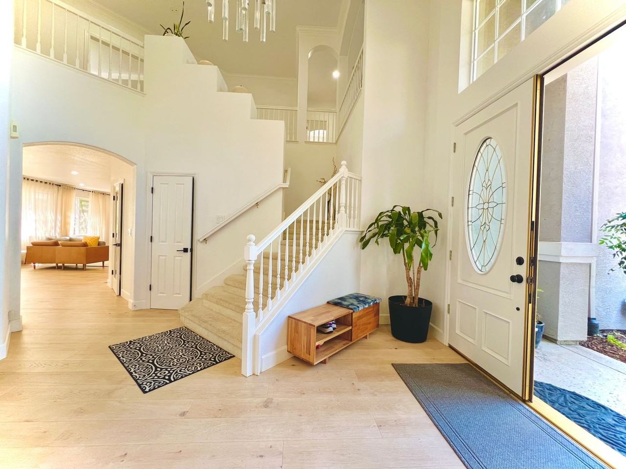 200 Knapp Ct - Photo 2 of 23