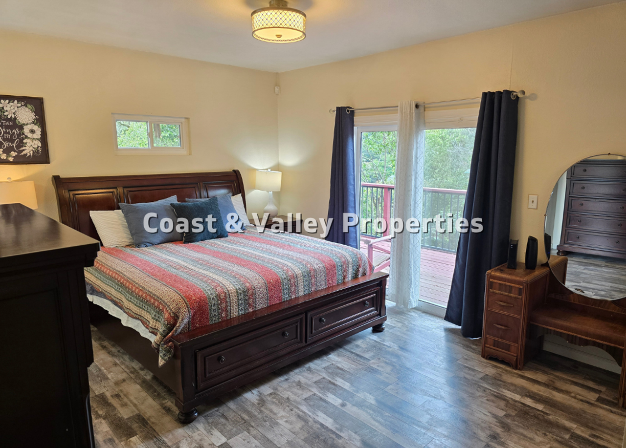 19010 Beatrice Dr - Photo 3 of 15