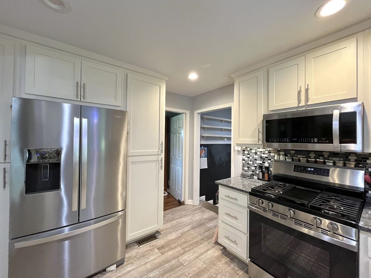 9075 Cobb Rd - Photo 3 of 23