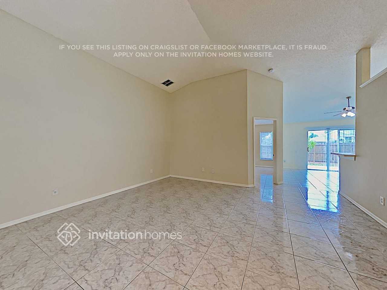 3055 Hidden River Ct - Photo 4 of 8