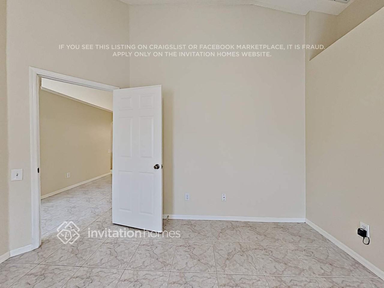 3055 Hidden River Ct - Photo 6 of 8