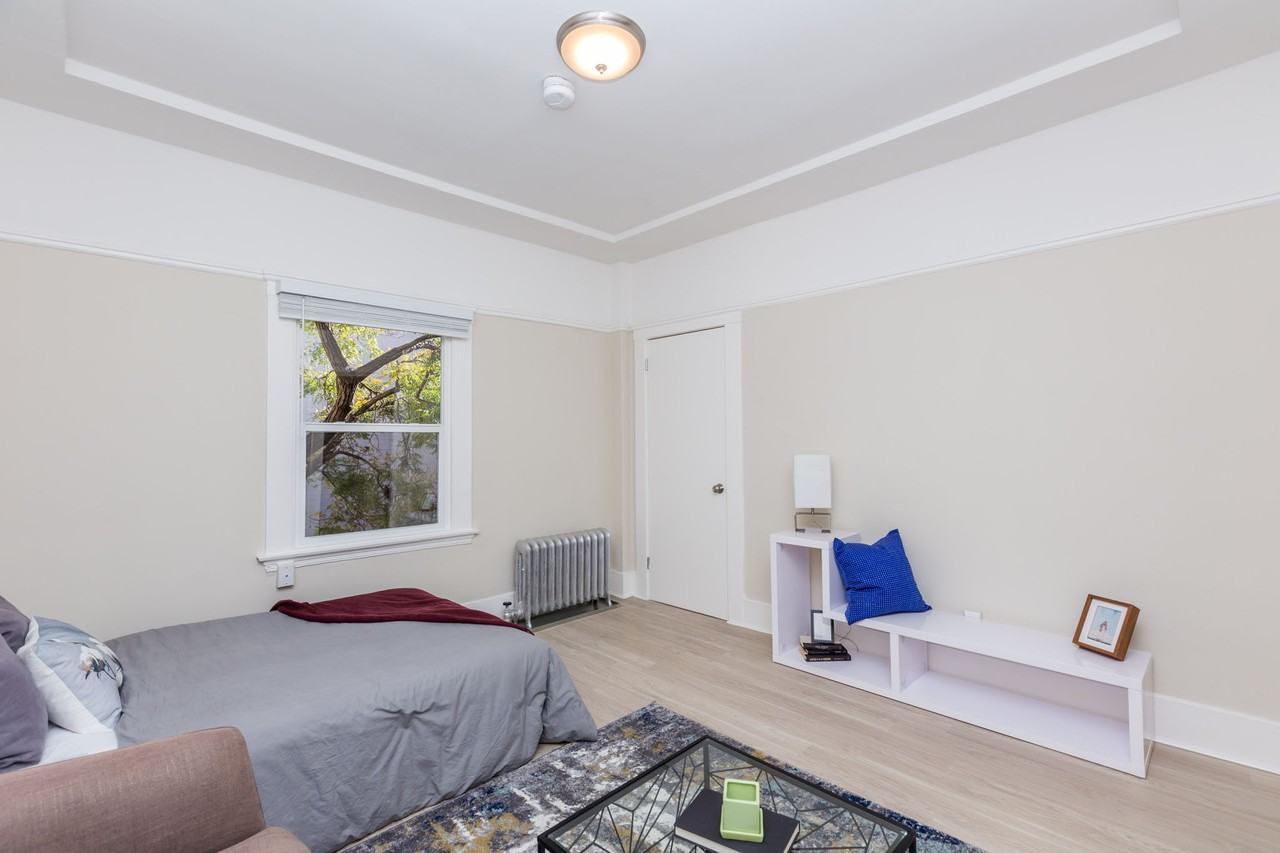 324 Larkin - Photo 5 of 50