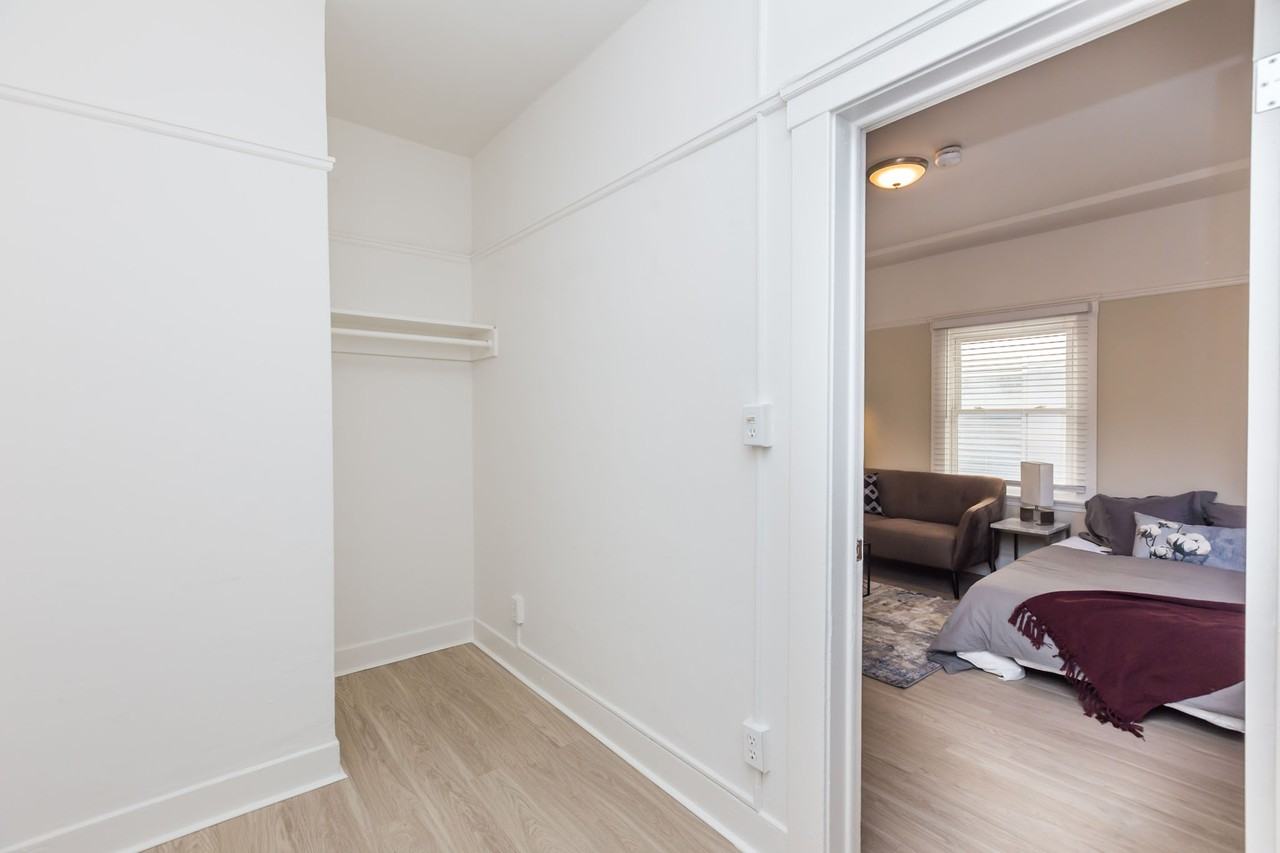 324 Larkin - Photo 6 of 50