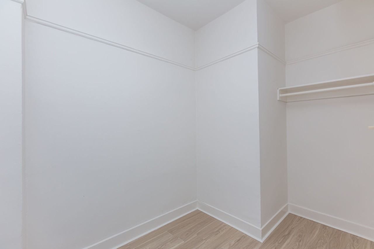 324 Larkin - Photo 7 of 50