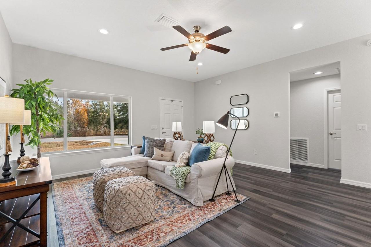 3229 Dolphin Dr - Photo 2 of 20