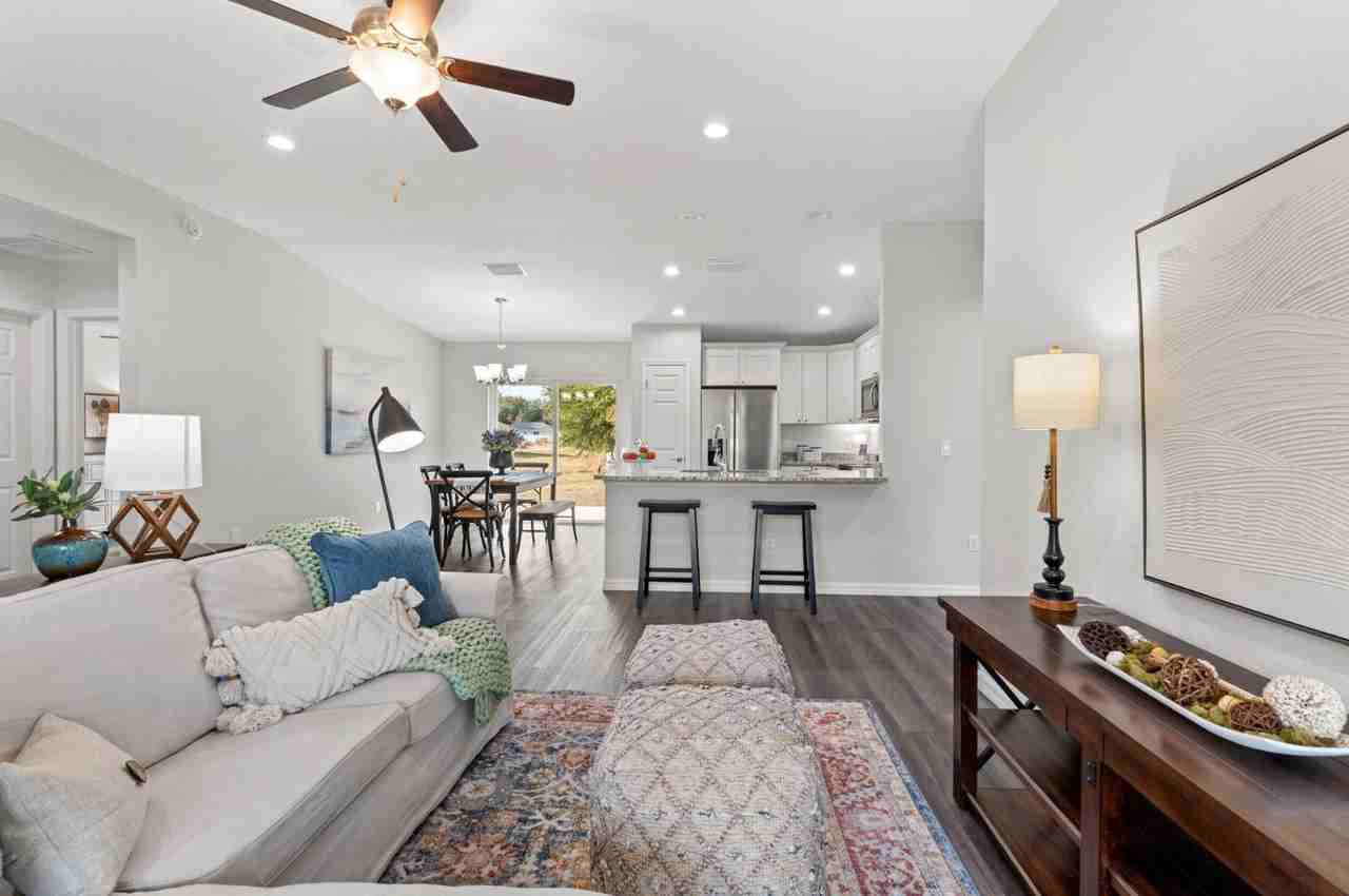3229 Dolphin Dr - Photo 4 of 20