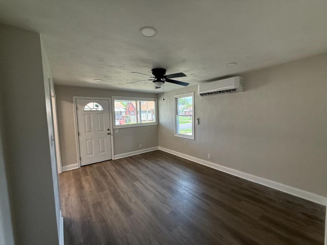 2314 Bolton St - Photo 3 of 16