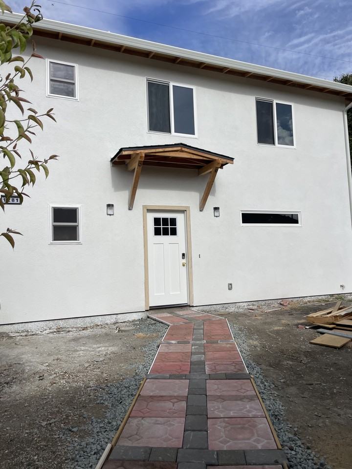 1281 Las Palmas Drive - Photo 2 of 18