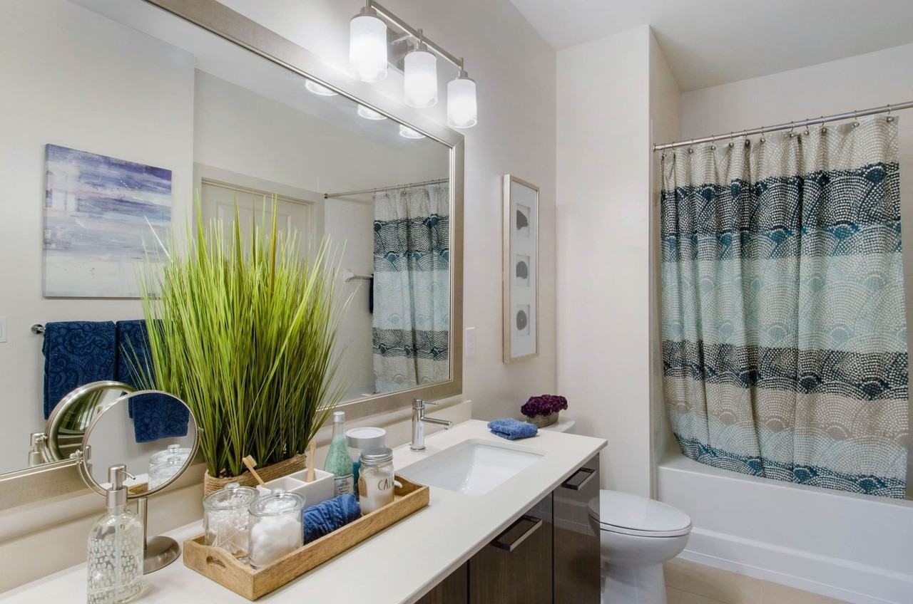 $500 OFF ON YOUR 1ST MONTH RENT! FULLY RENOVATED WITH STAINLESS STEEL APPLIANCES! - Photo 5 of 8
