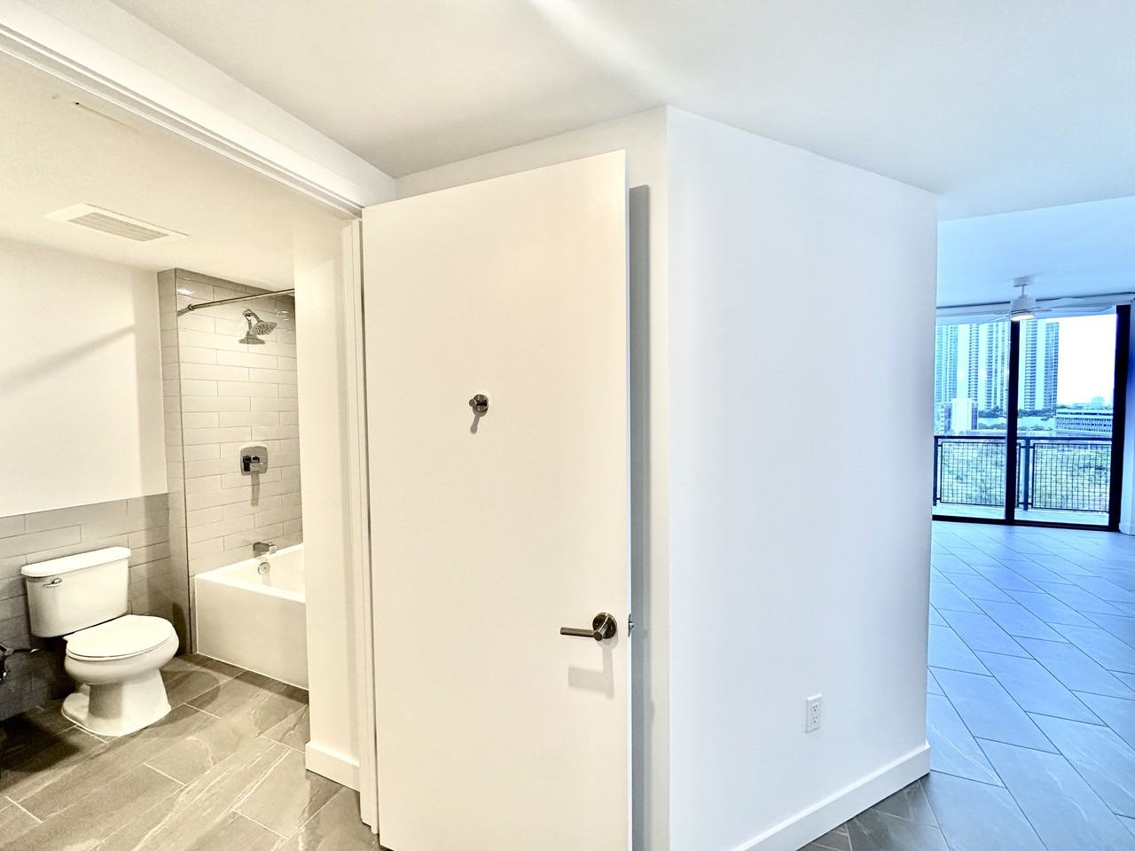 1945 Northwest 3rd Avenue #B3 - Photo 7 of 15