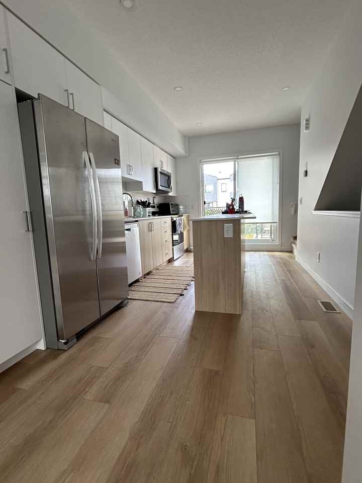 8508 19 Ave Se #1 - Photo 4 of 5