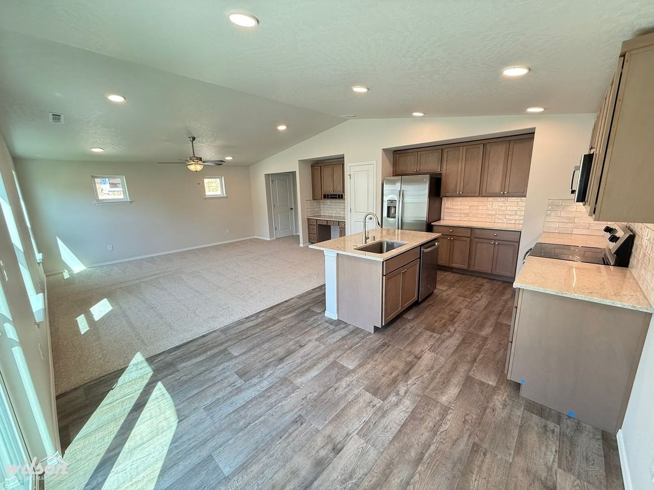 4706 W Oak Ave - Photo 3 of 19