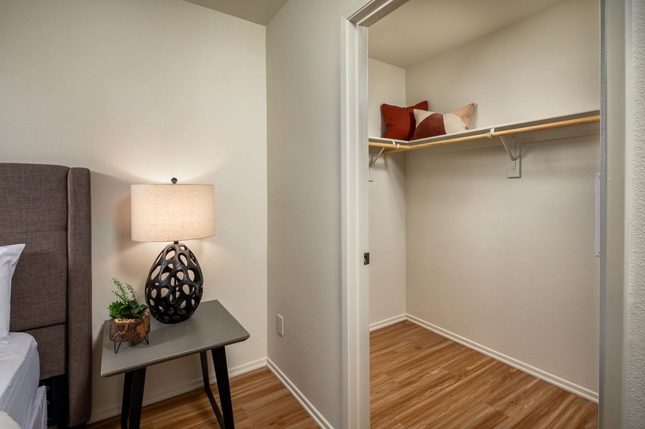 4662 Lincoln Ave. - Photo 5 of 13