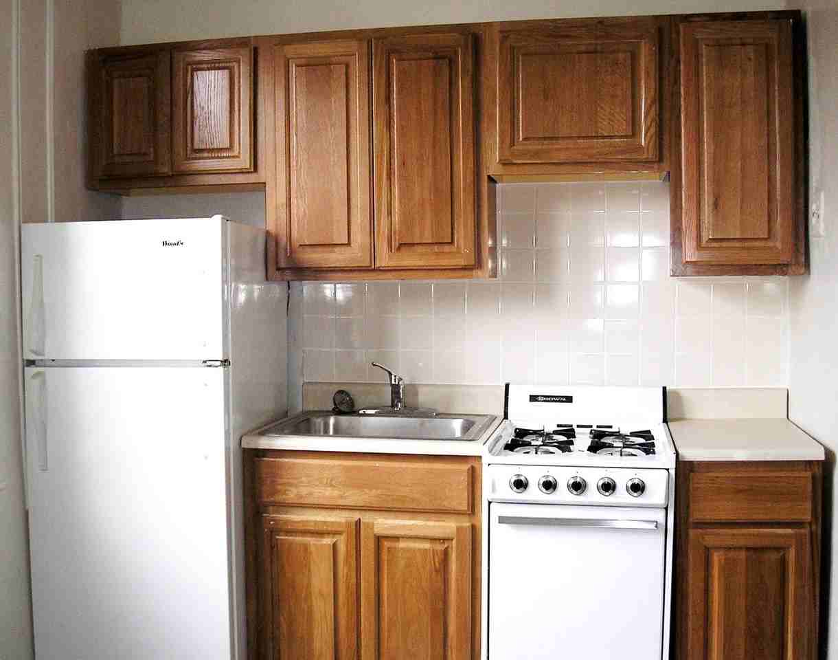 Modern Kit/Bath, Heat/Hot Water Included, Live - Photo 4 of 11