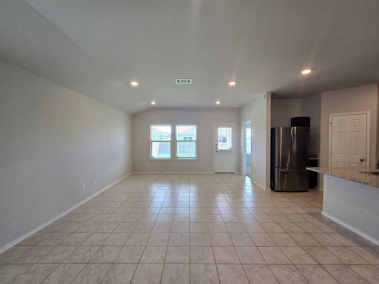 9704 Falme Ln - Photo 4 of 24