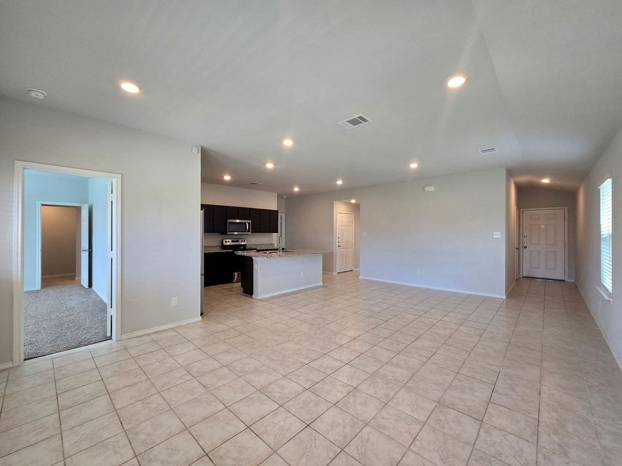 9704 Falme Ln - Photo 5 of 24