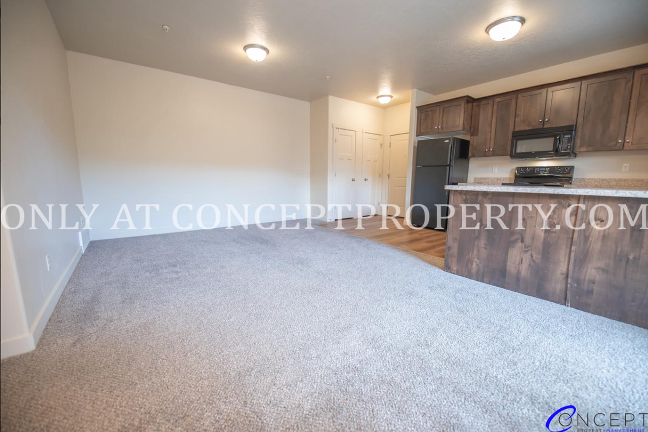 Huntington - Photo 7 of 50