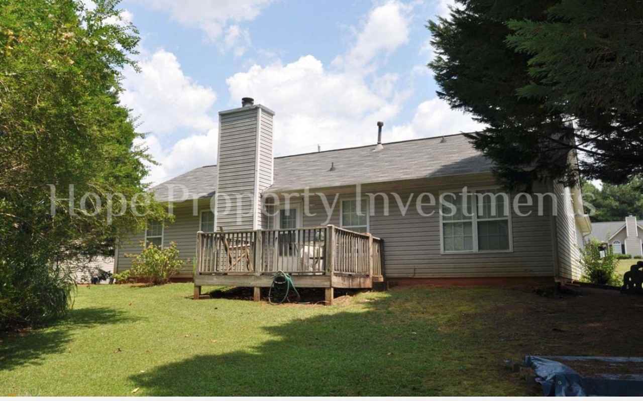 55 Canterbury Dr - Photo 3 of 12