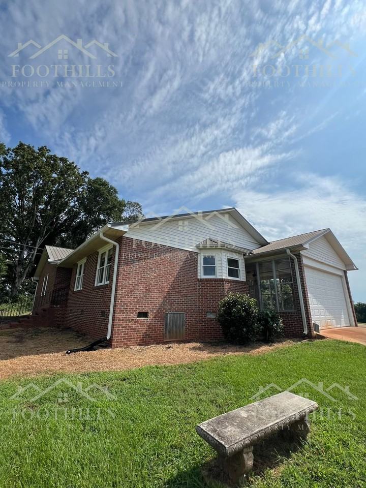300 Bill Mouchet Rd - Photo 2 of 34