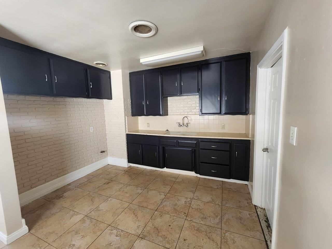 4412 Vern St - Photo 3 of 3