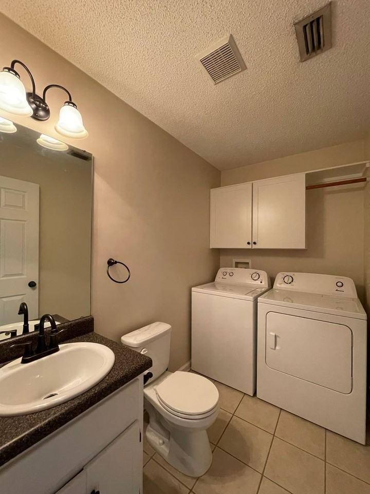 302 Ridgeway Dr - Photo 6 of 21