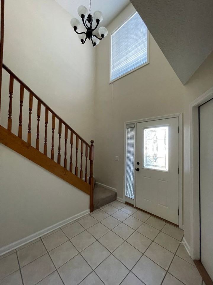 302 Ridgeway Dr - Photo 7 of 21