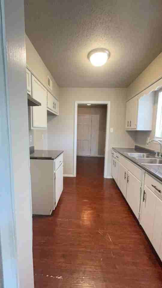 5640 Pathway Cir - Photo 3 of 8