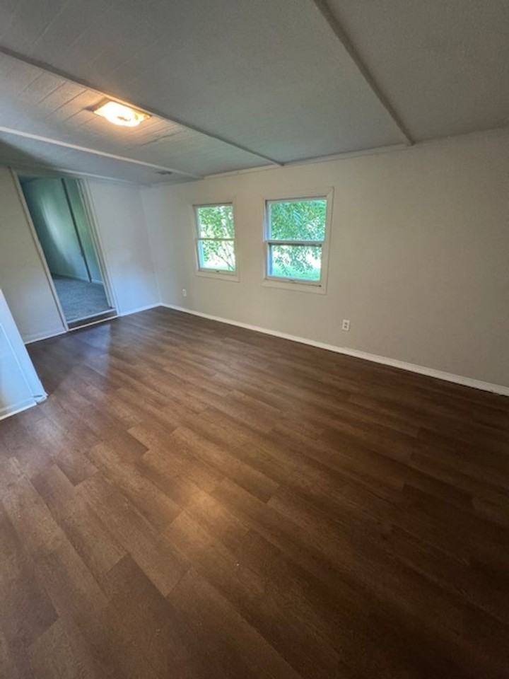 622 Courtney Dr - Photo 2 of 11