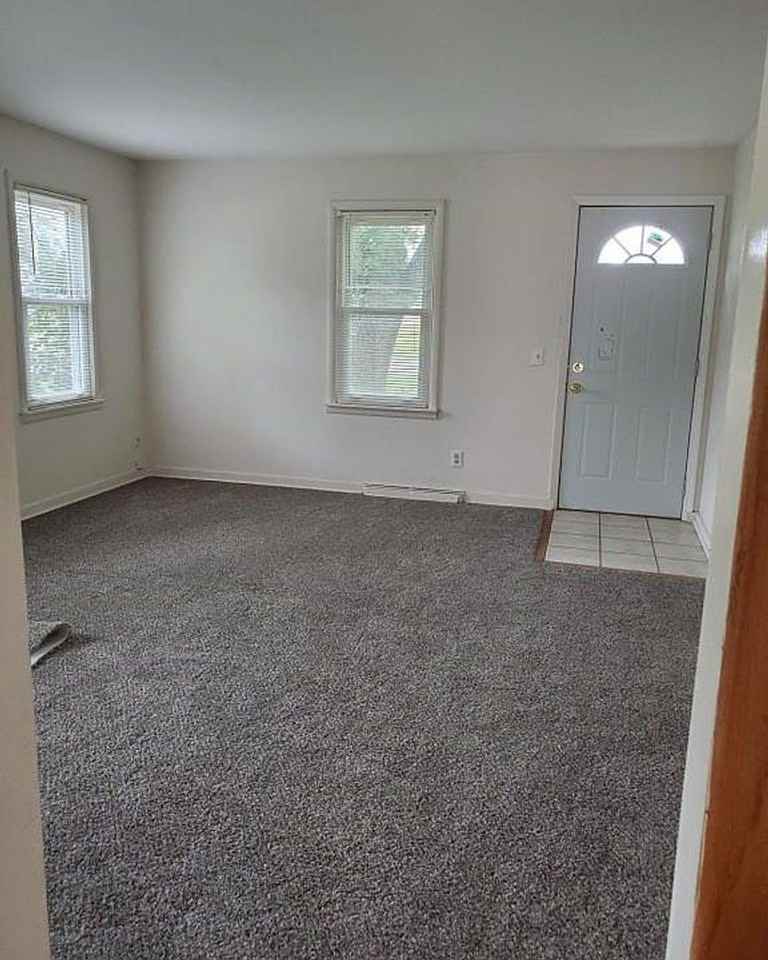 700 Allen Ave - Photo 2 of 6