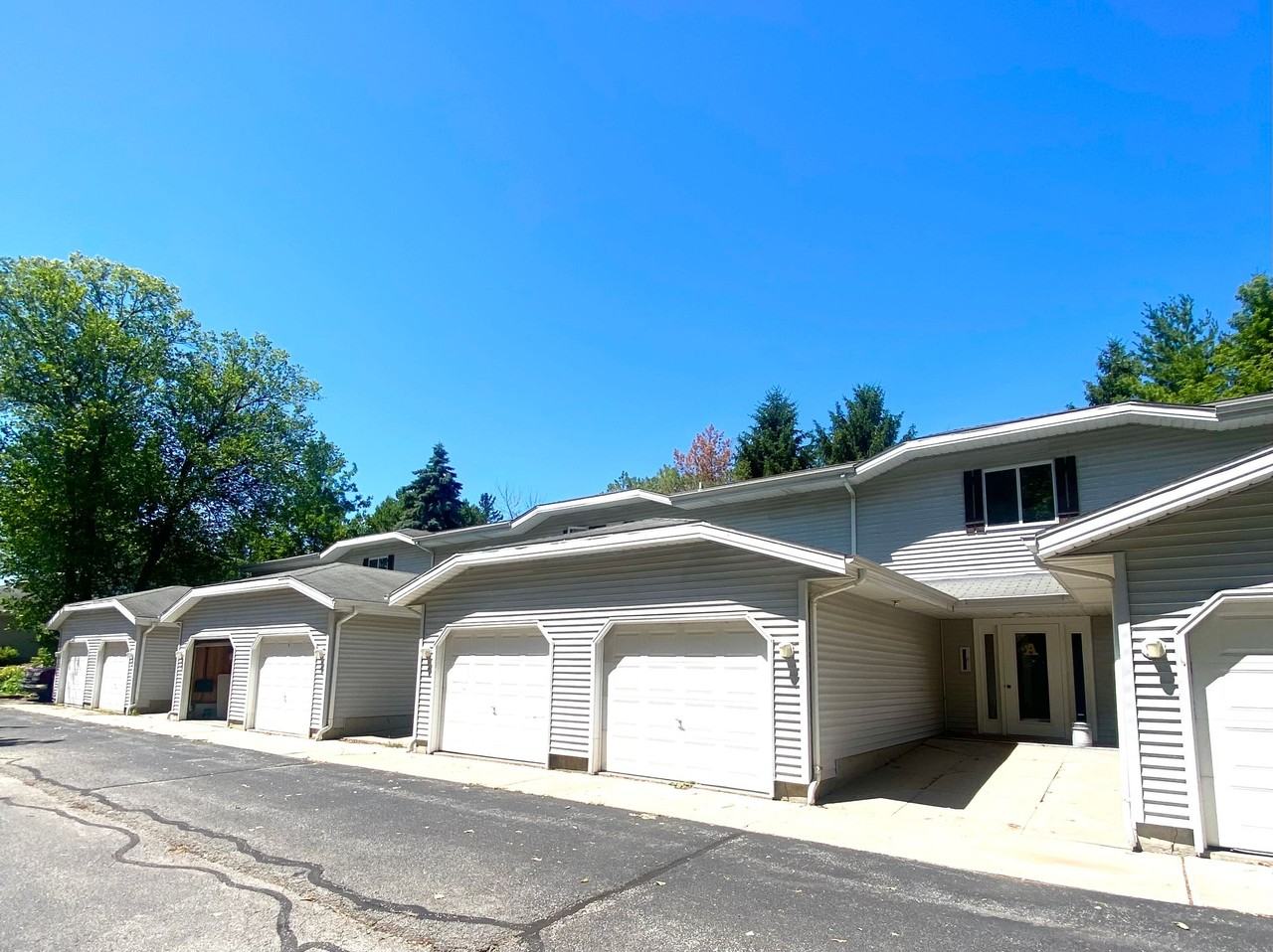 Eagle Woods Apartments - Photo 2 of 3