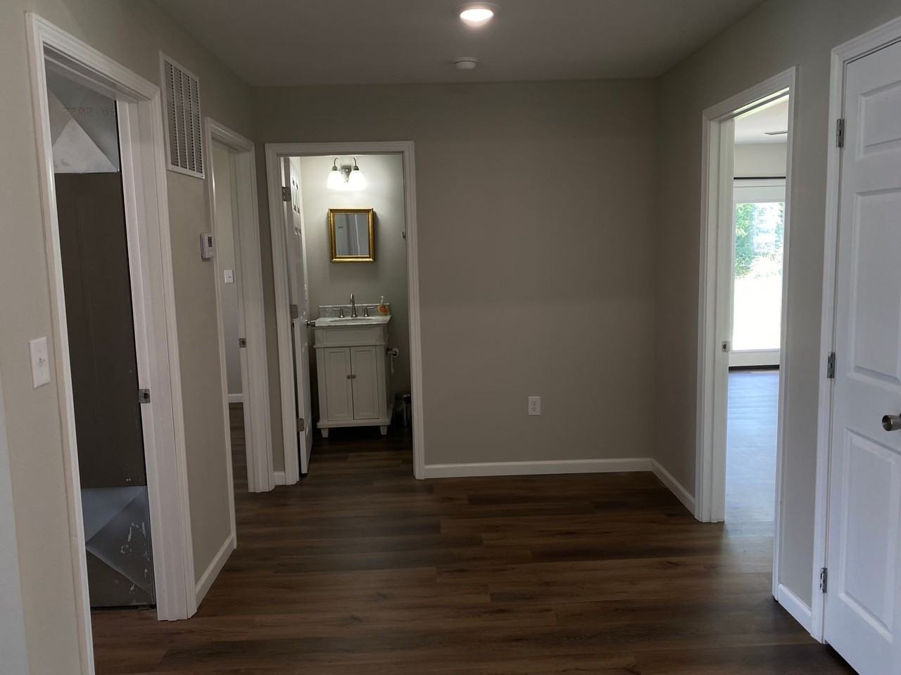 917 W Liberty St - Photo 3 of 11