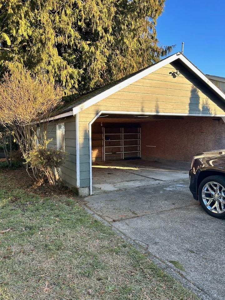 9526 Northwood Rd - Photo 2 of 22
