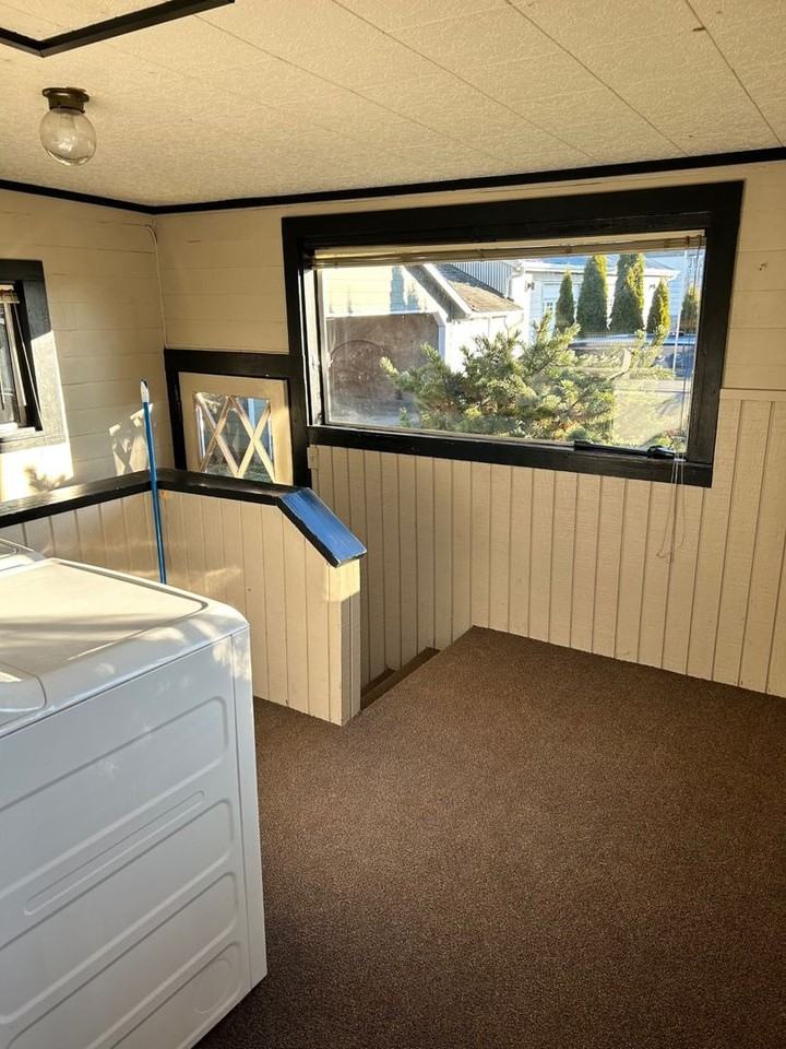 9526 Northwood Rd - Photo 4 of 22