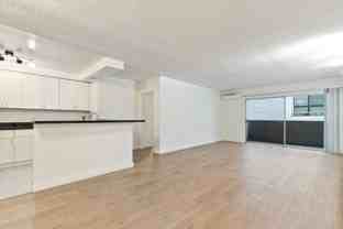 642 N West Knoll Dr - Photo 1 of 1