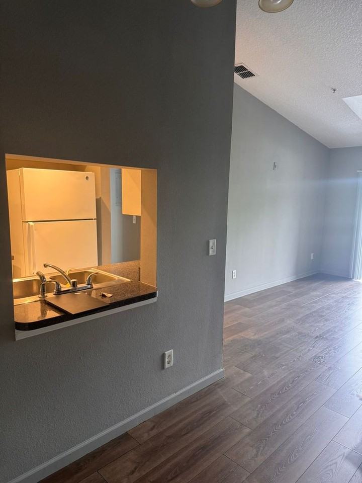 1132 South Pine Ridge Circle #108 - Photo 4 of 27