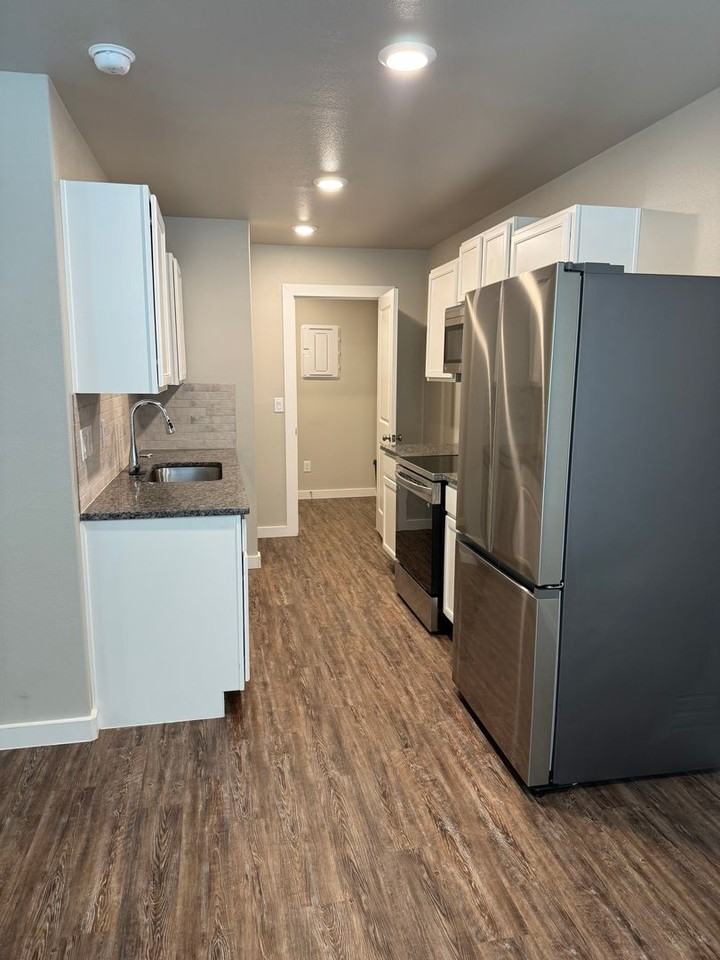 7413 36th St - Photo 5 of 13